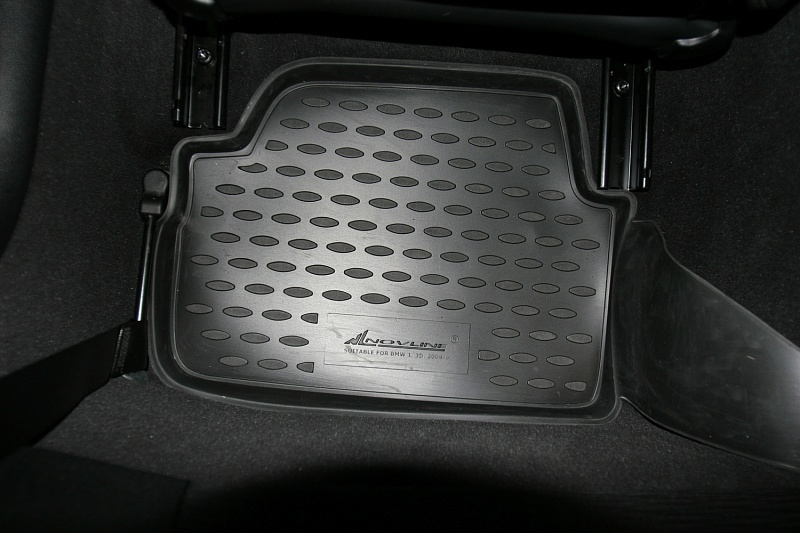 Резиновые (полимерные) коврики (4 шт.) на  BMW 1-й серии 5D с 2004 г.в.