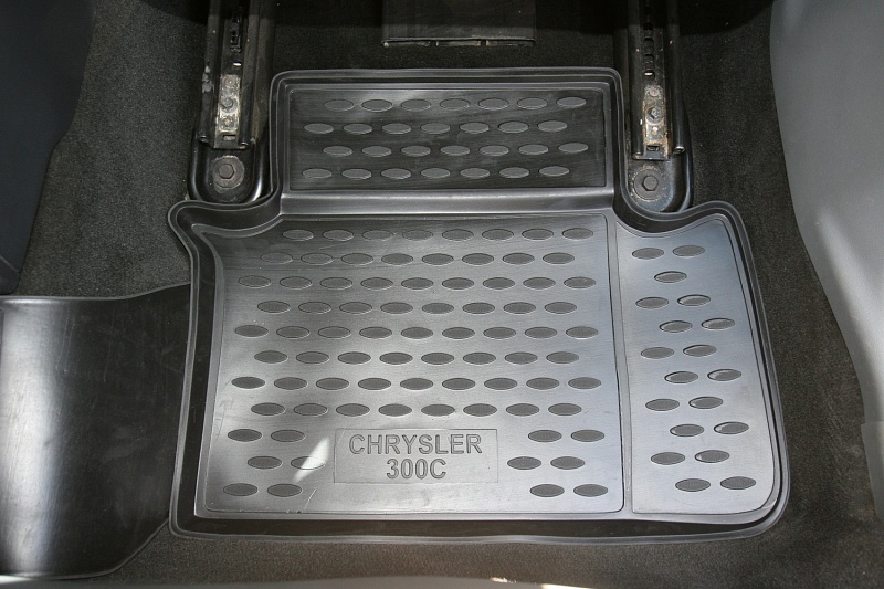 Резиновые (полимерные) коврики (4 шт.) на CHRYSLER 300C с 2004 г.в.