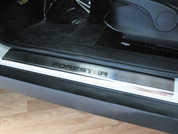Накладки на пороги Subaru Forester III (с 2008г. выпуска)