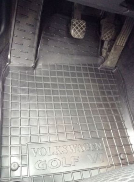 Резиновые коврики на Volkswagen Golf V (с 2003 г.выпуска)