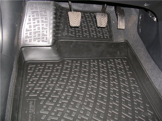 Резиновые коврики (полимерные автоковрики) для Ford Fiesta хетчбек с 2002 - ...