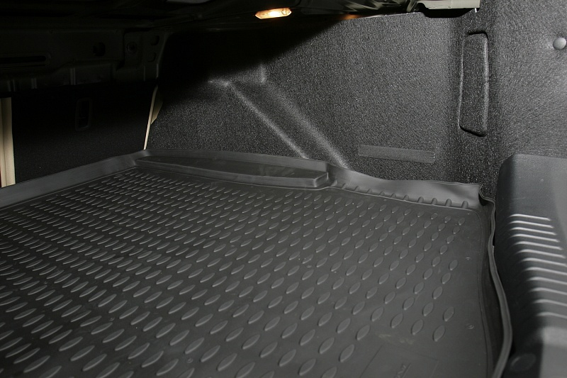 Коврик в багажник Ford Mondeo II (2000-2007 г.выпуска)