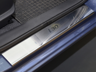 Накладки на пороги Hyundai i30 (с 2013г. выпуска)