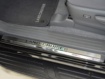 Накладки на пороги Toyota Land Cruiser 150 (с 2010г. выпуска)