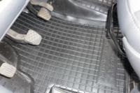 Резиновые коврики на Mercedes-Benz Viano (W639) передние (с 2003 г.выпуска)