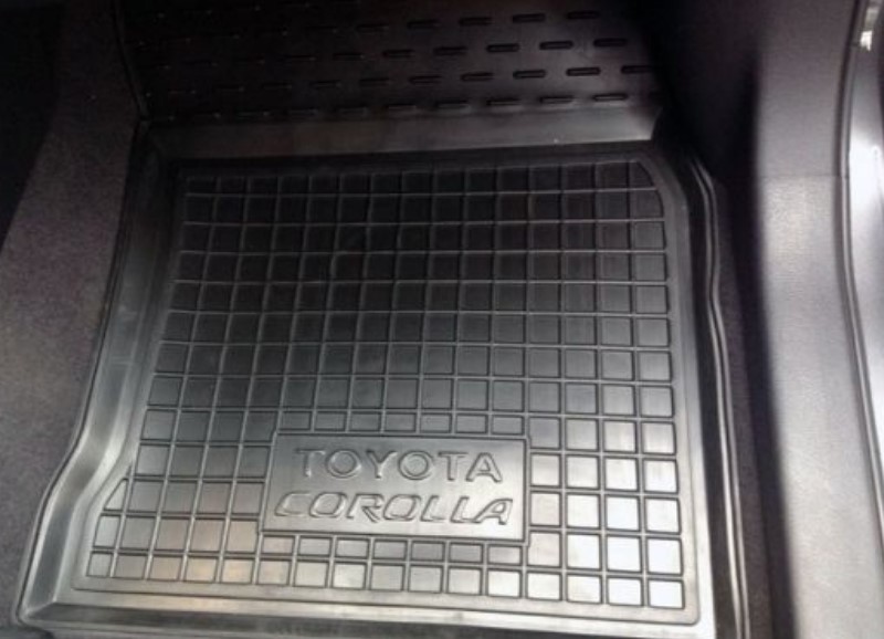 Резиновые коврики на Toyota Corolla (2007-2013 г.выпуска)