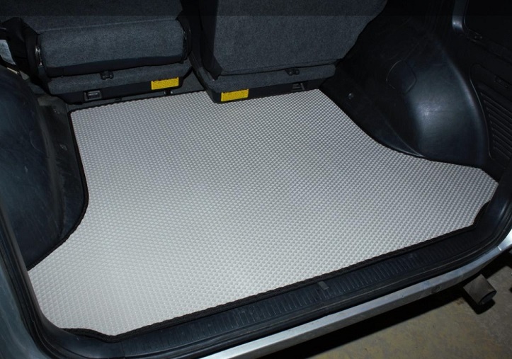 Коврик в багажник Toyota RAV4 (с 2000 по 2006 г.в.)