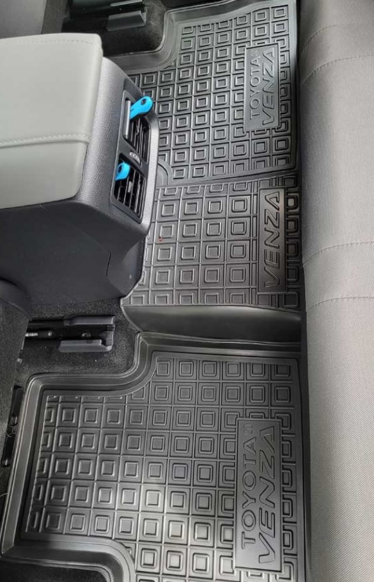 Резиновые коврики Toyota Venza II (с 2020 г. выпуска)