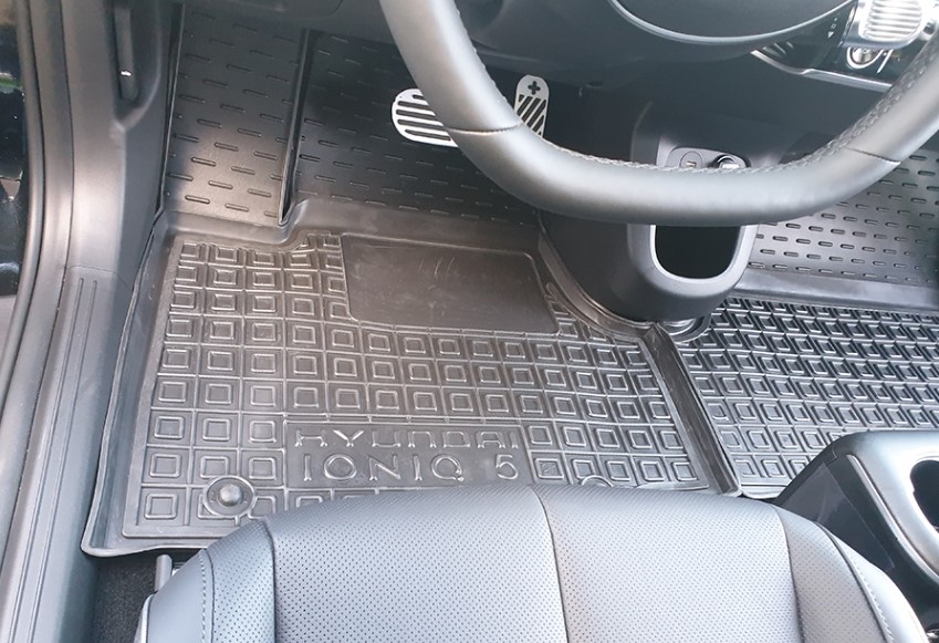 Резиновые коврики на Hyundai Ioniq 5 (c 2021-...)