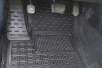 Резиновые коврики на Toyota Prius (с 2015 г.в.)